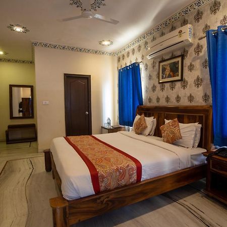 Hotel Royal Pratap Niwas Udaipur Exterior foto