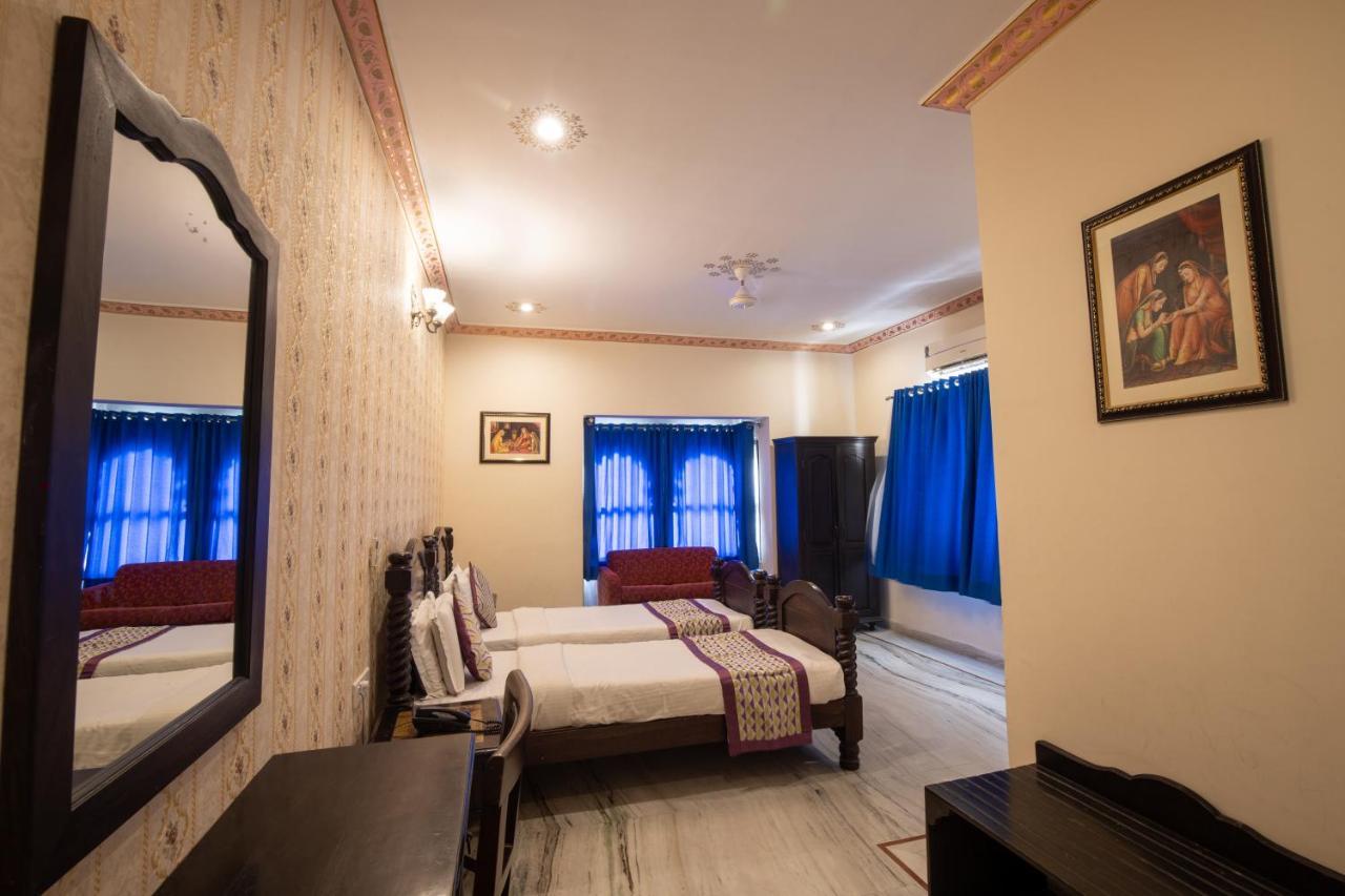 Hotel Royal Pratap Niwas Udaipur Exterior foto